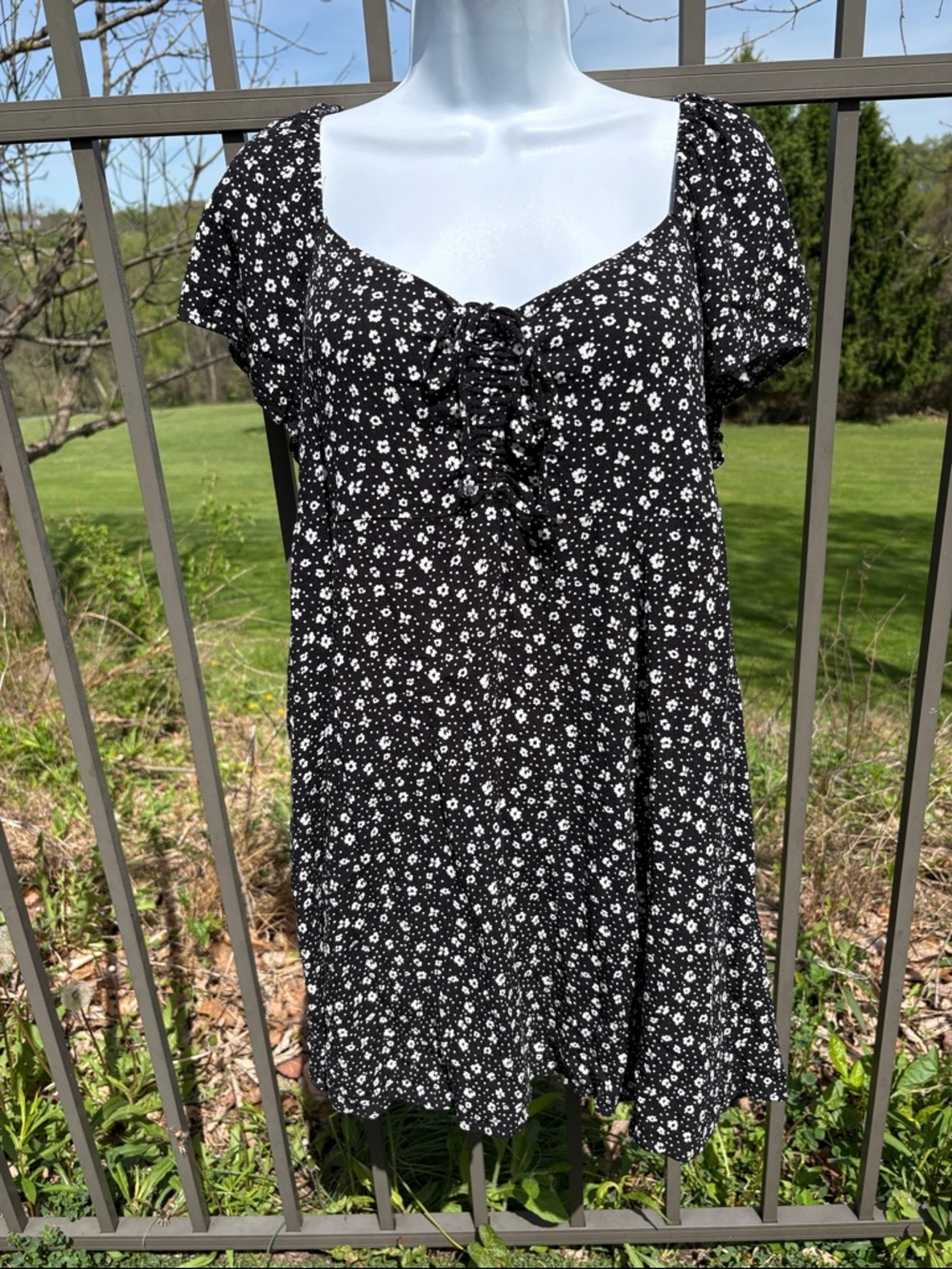 American Eagle Black and White Floral Mini Sundress Size XL - Picture 1 of 8